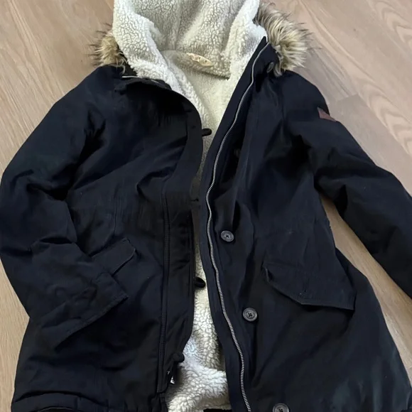 Hollister Black Utility Jacket with Cream Sherpa Lining - Picture 5 of 6